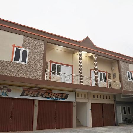 Hotel Reddoorz Syariah Near Sultan Syarif Kasim II Airport Pekanbaru Exteriér fotografie